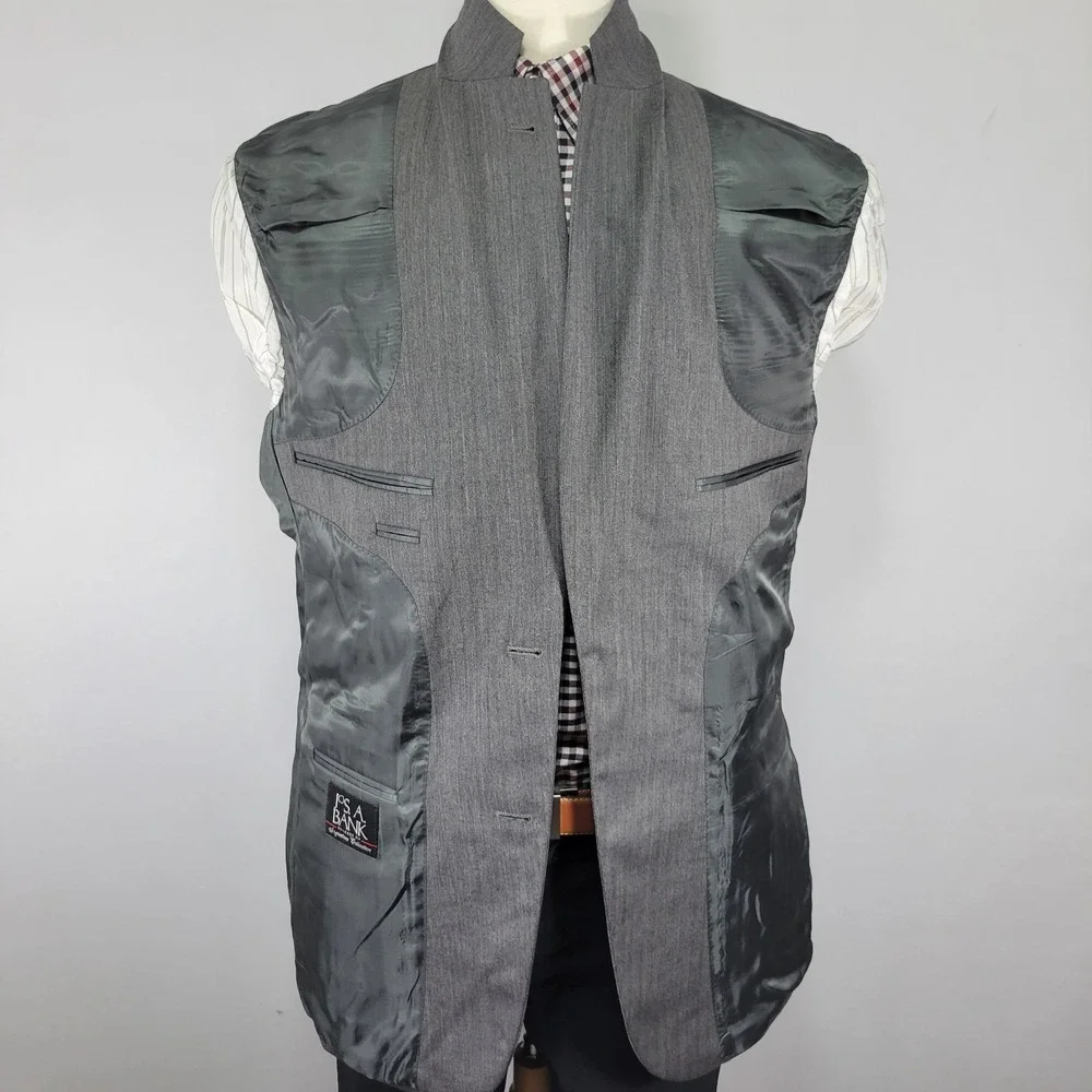 JOS A BANK Men's Sport Coat Blazer Two Button Gray Herringbone Size 41L NEW‎